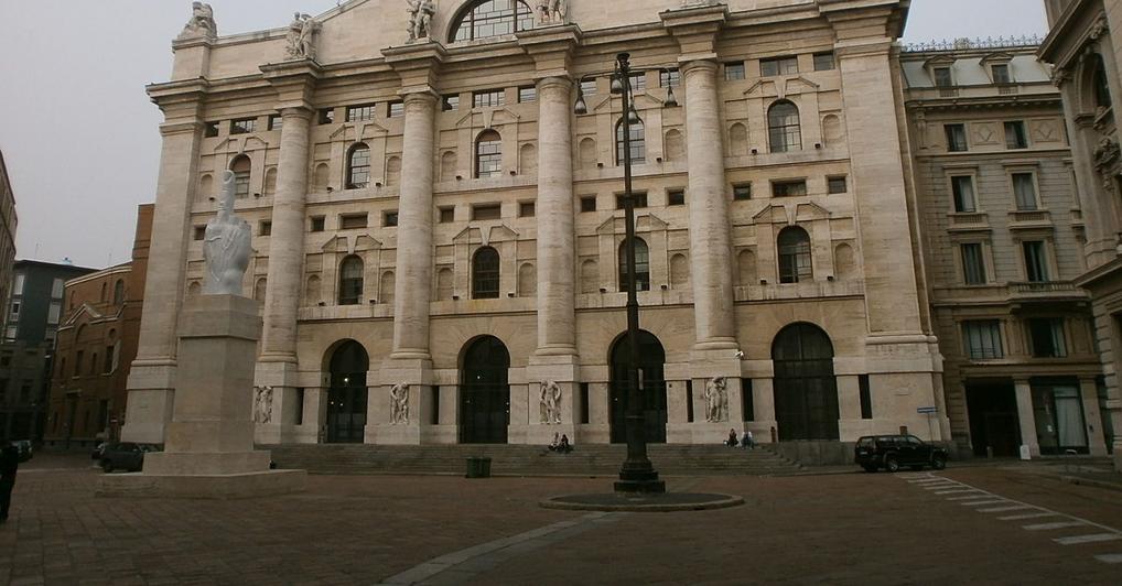 Borsa nell indice Ftse Mib tutti i manager hanno i bonus